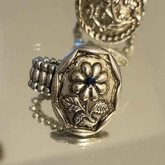 2 Stretch Statement Rings - Picture 3 of 4